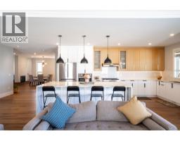 4pc Ensuite bath - 950 Mt Griffin Road, Vernon, BC V1B0A5 Photo 7