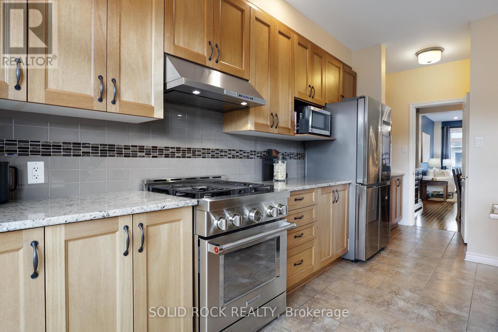 703 MASHKIG AVENUE - 13