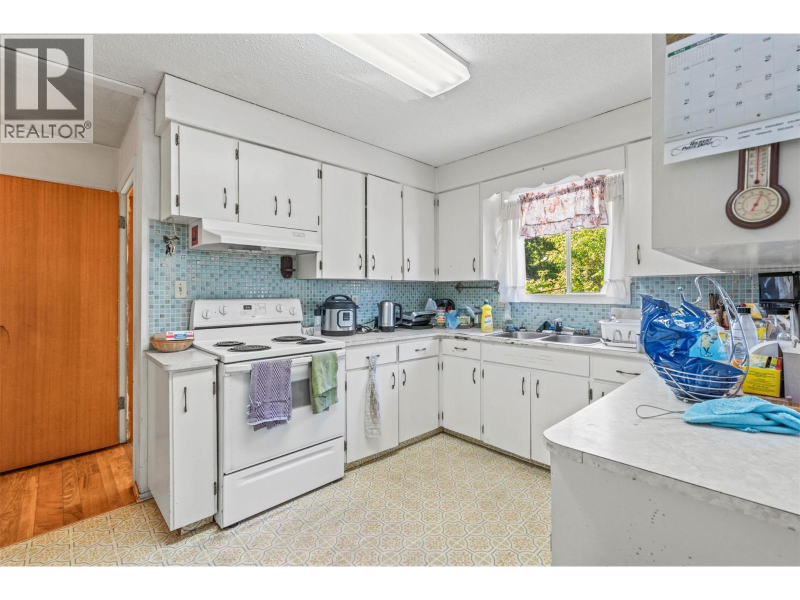 3706 24 Avenue - 22