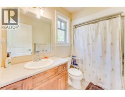 677 Cypress Drive, Vernon, BC V1B3Y5 Photo 43