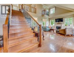 4pc Ensuite bath - 677 Cypress Drive, Vernon, BC V1B3Y5 Photo 7