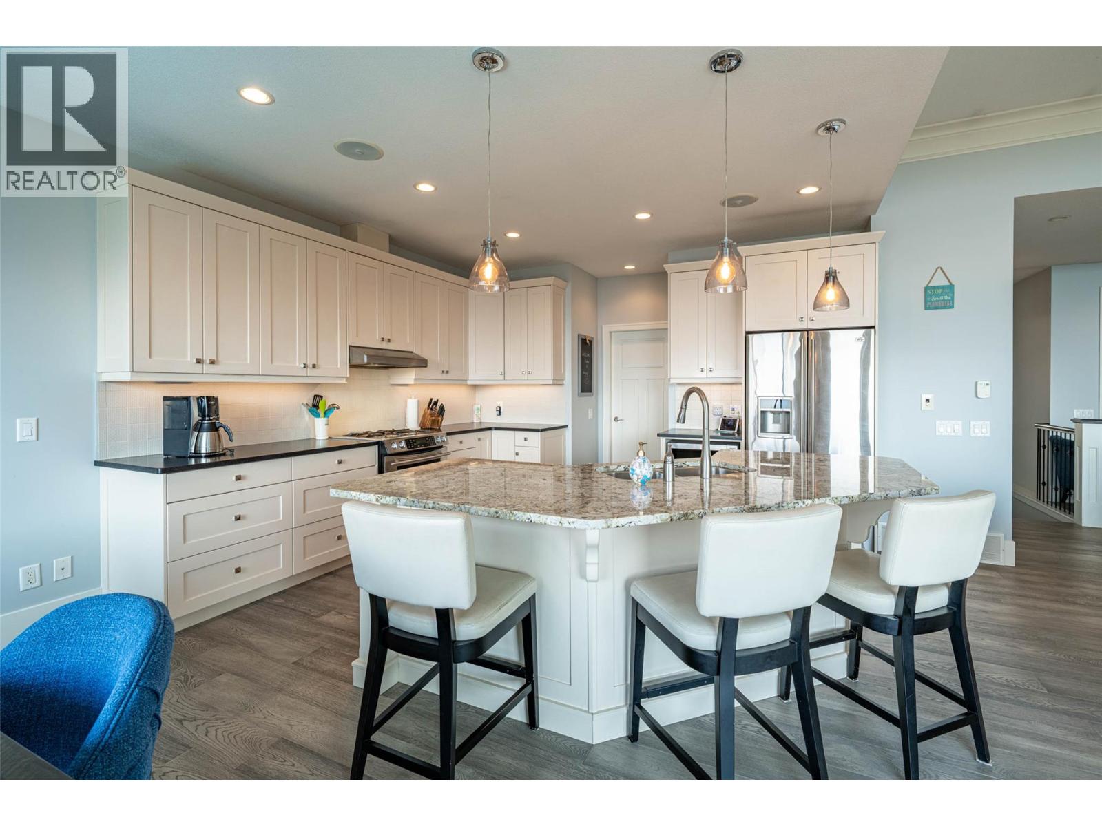 6905 Foothills Drive - 10