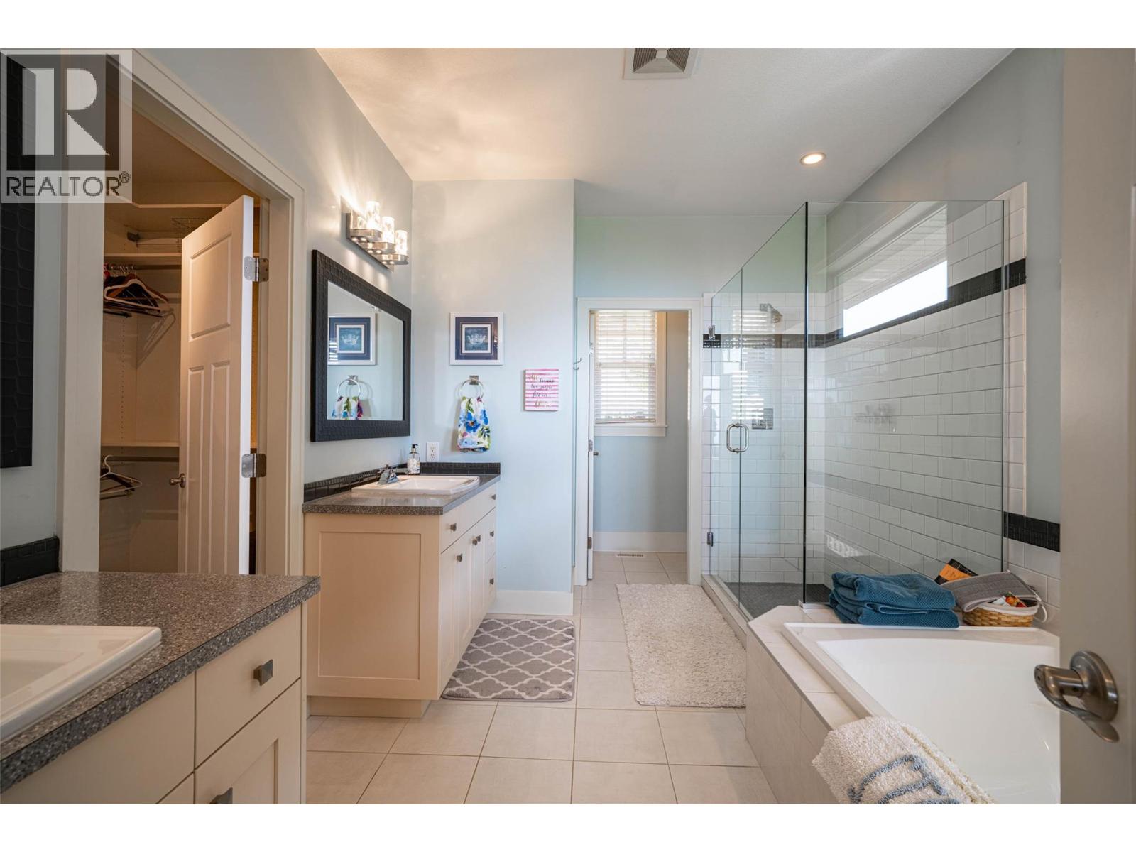 6905 Foothills Drive - 28