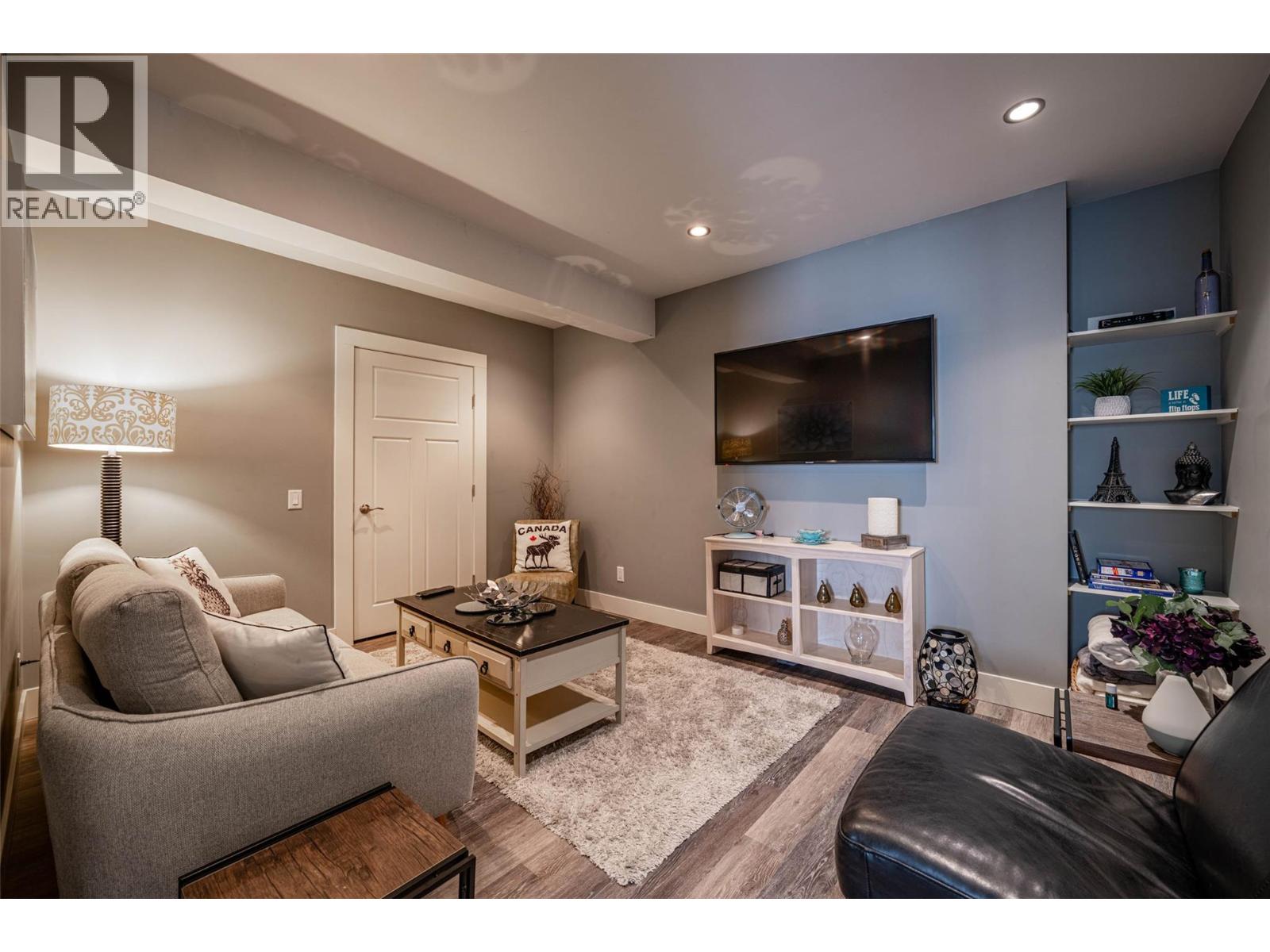 6905 Foothills Drive - 76