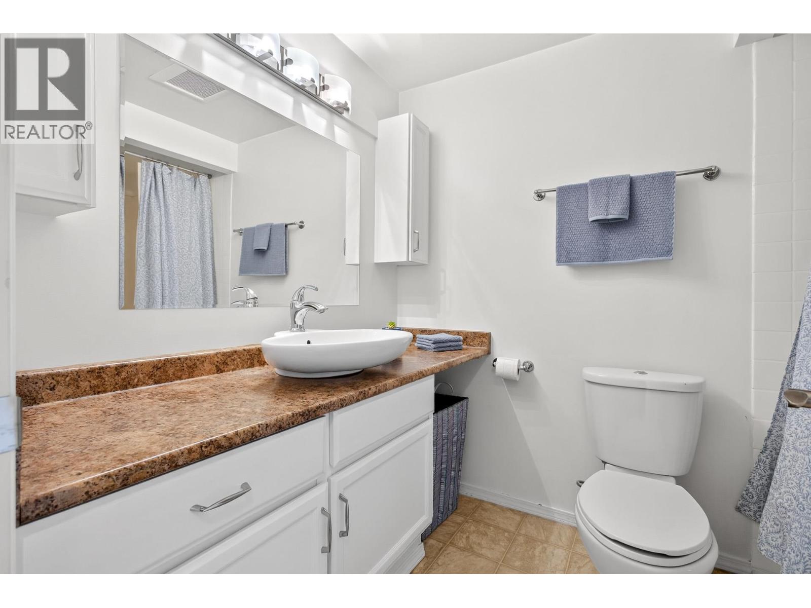201 338 WARD STREET, New Westminster