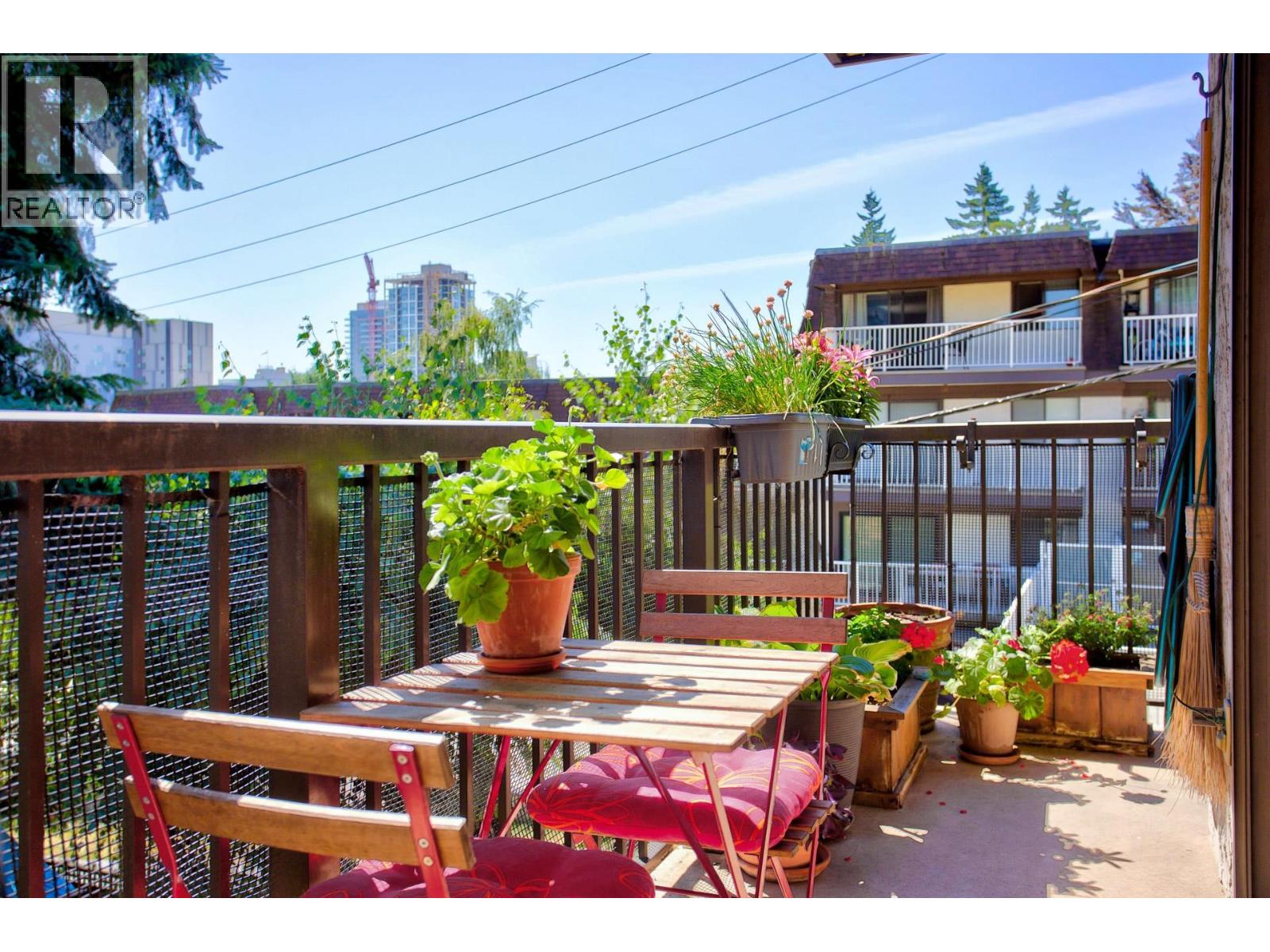 201 338 WARD STREET, New Westminster