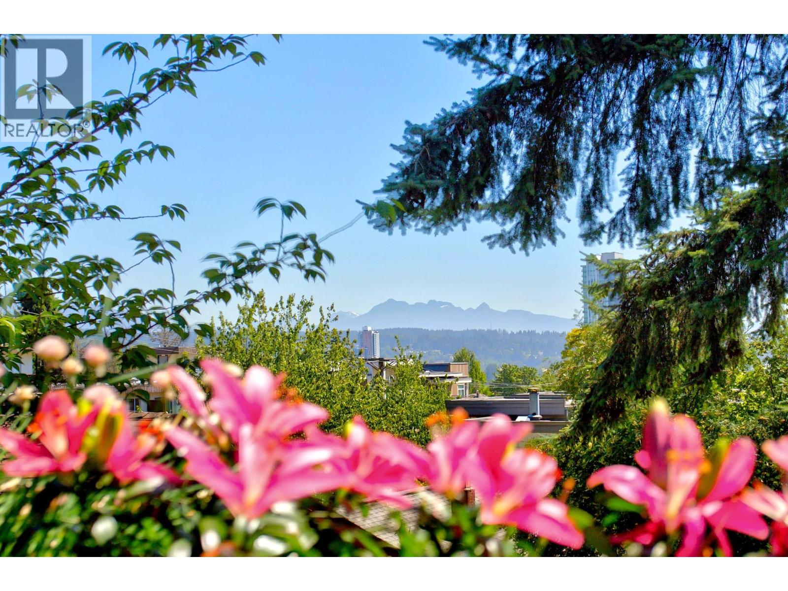 201 338 WARD STREET, New Westminster