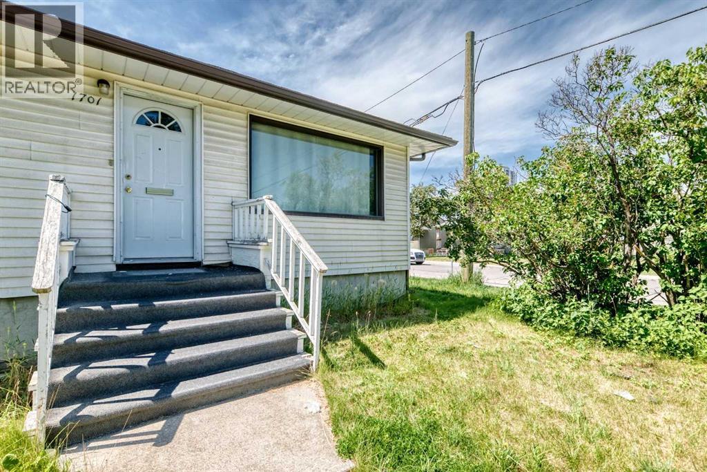 1701 32 Street SW - 4