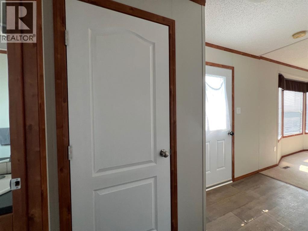 4002 Seasons Boulevard - Image 23