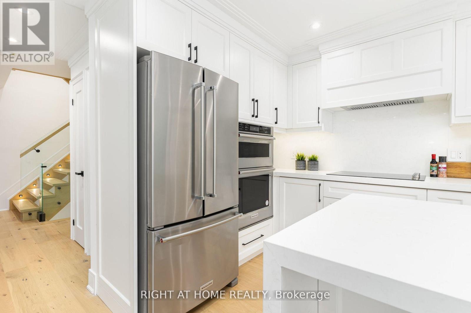 42 JESSICA GARDENS - Image 12