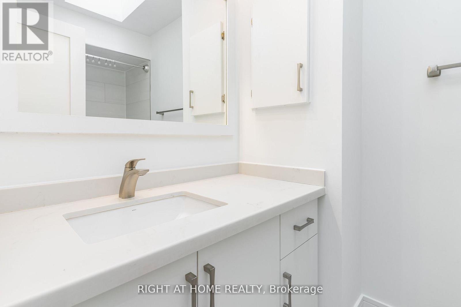 42 JESSICA GARDENS - Image 17
