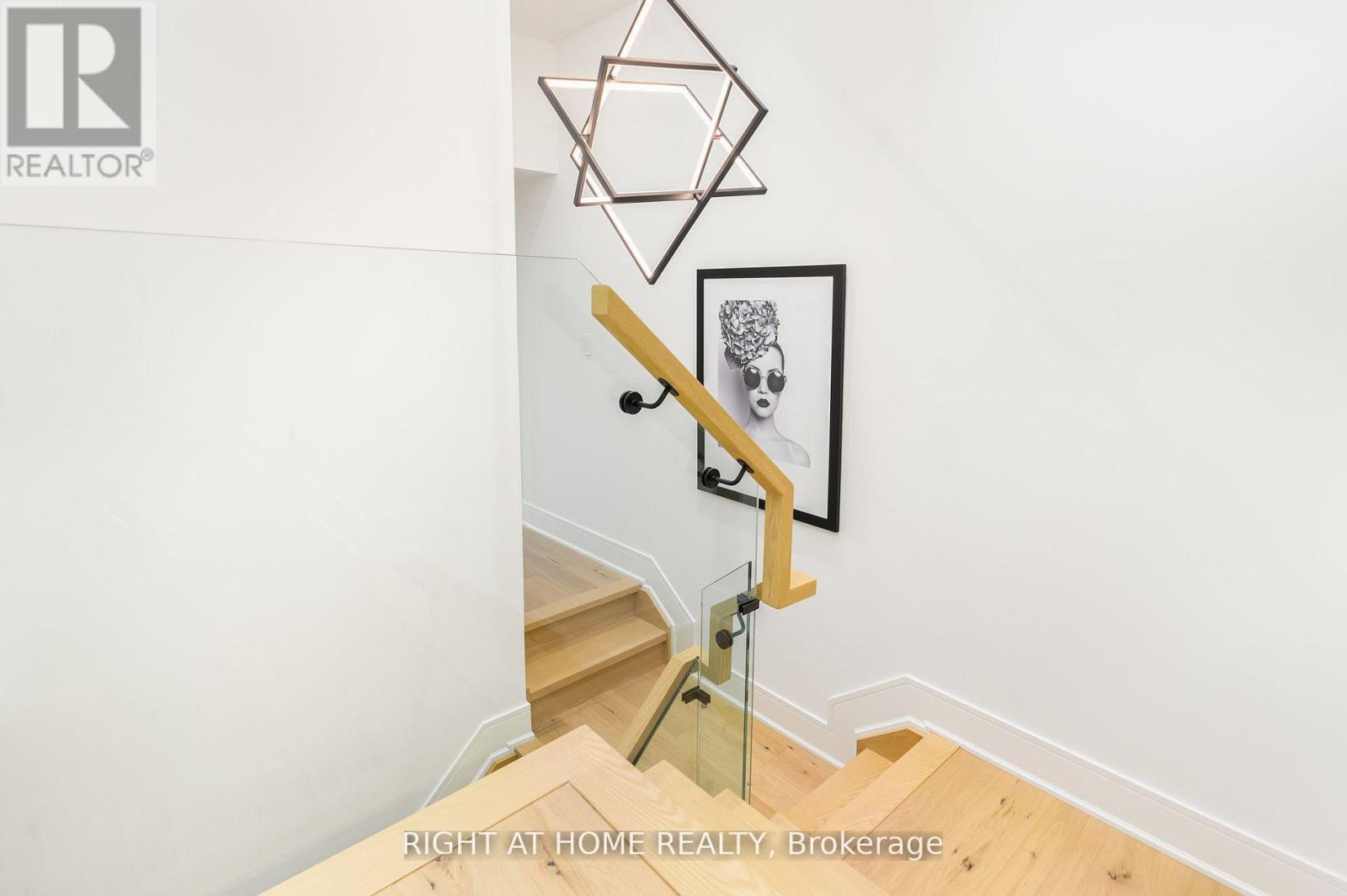 42 JESSICA GARDENS - 22
