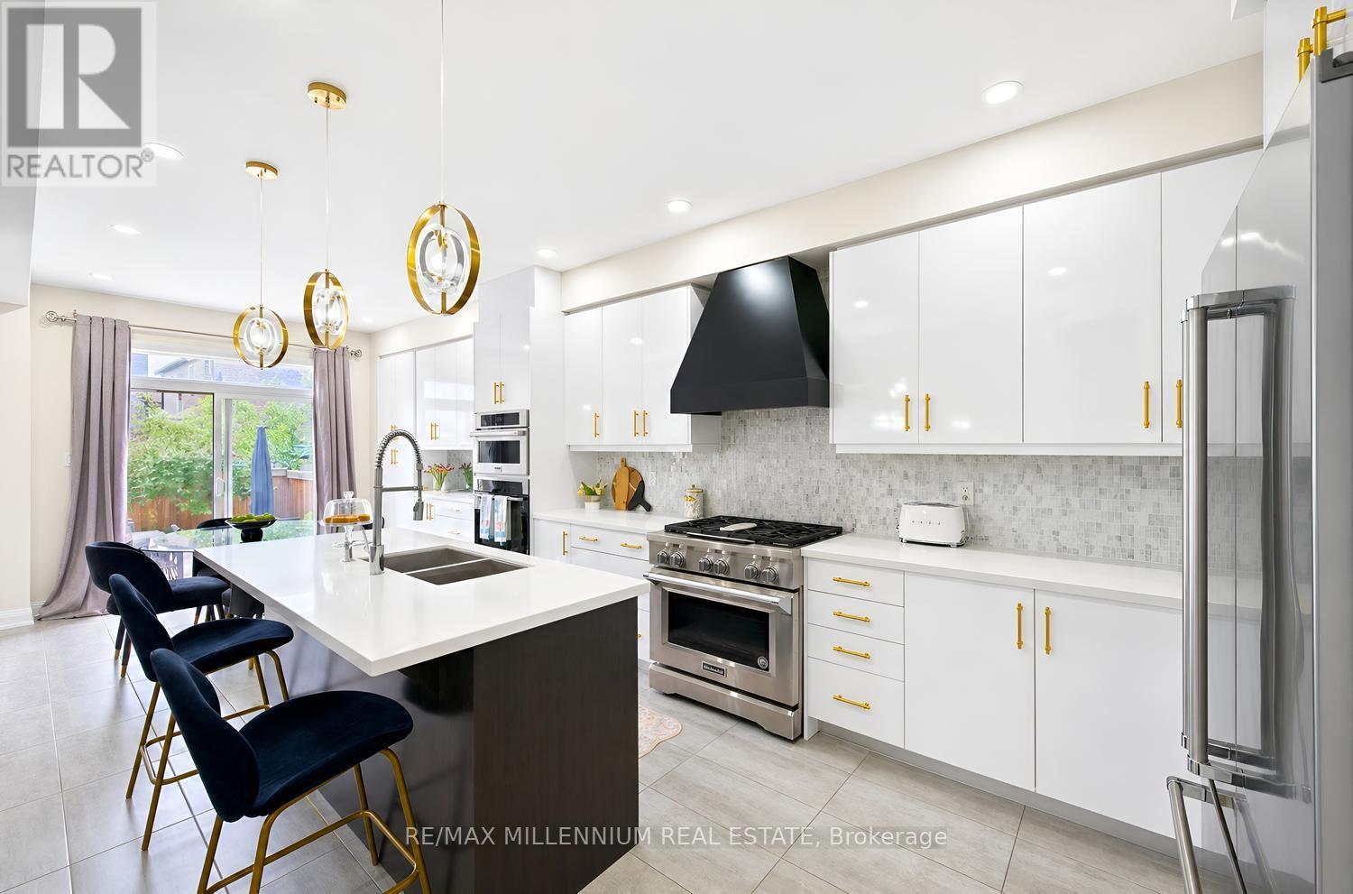 18 BOONE CRESCENT - 15