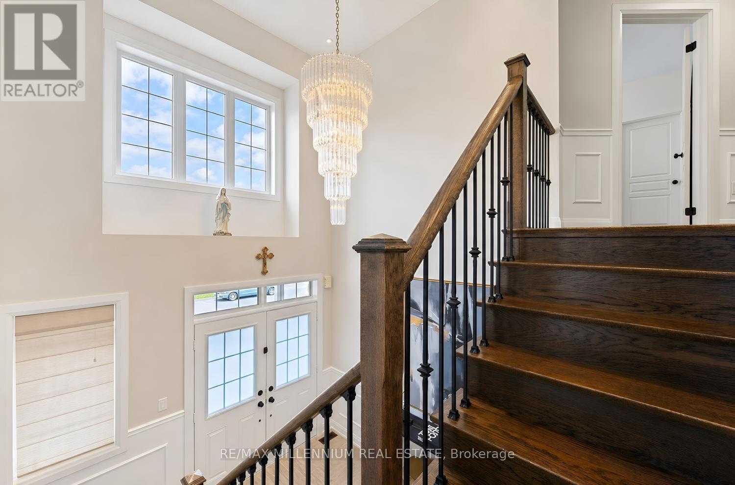 18 BOONE CRESCENT - 24