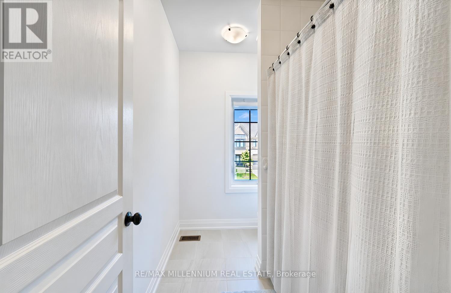 18 BOONE CRESCENT - Image 34