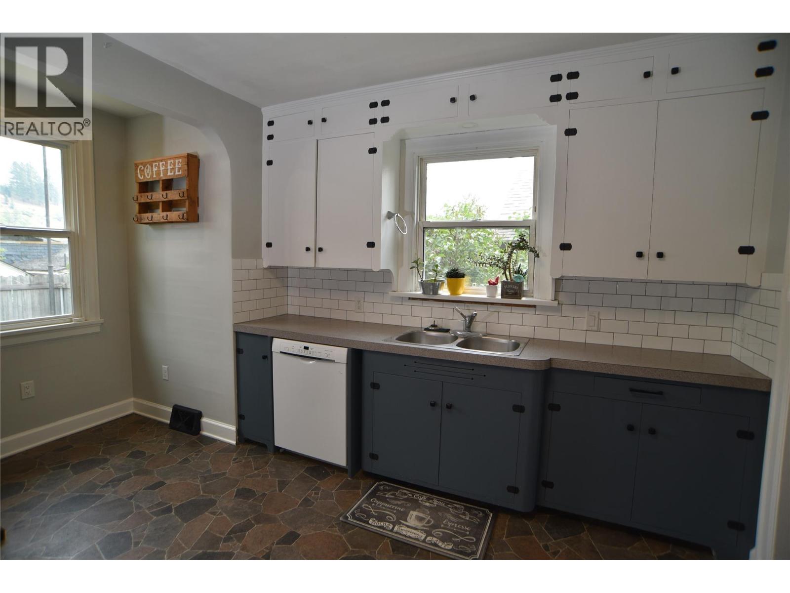 1531 Fourth Avenue - 17