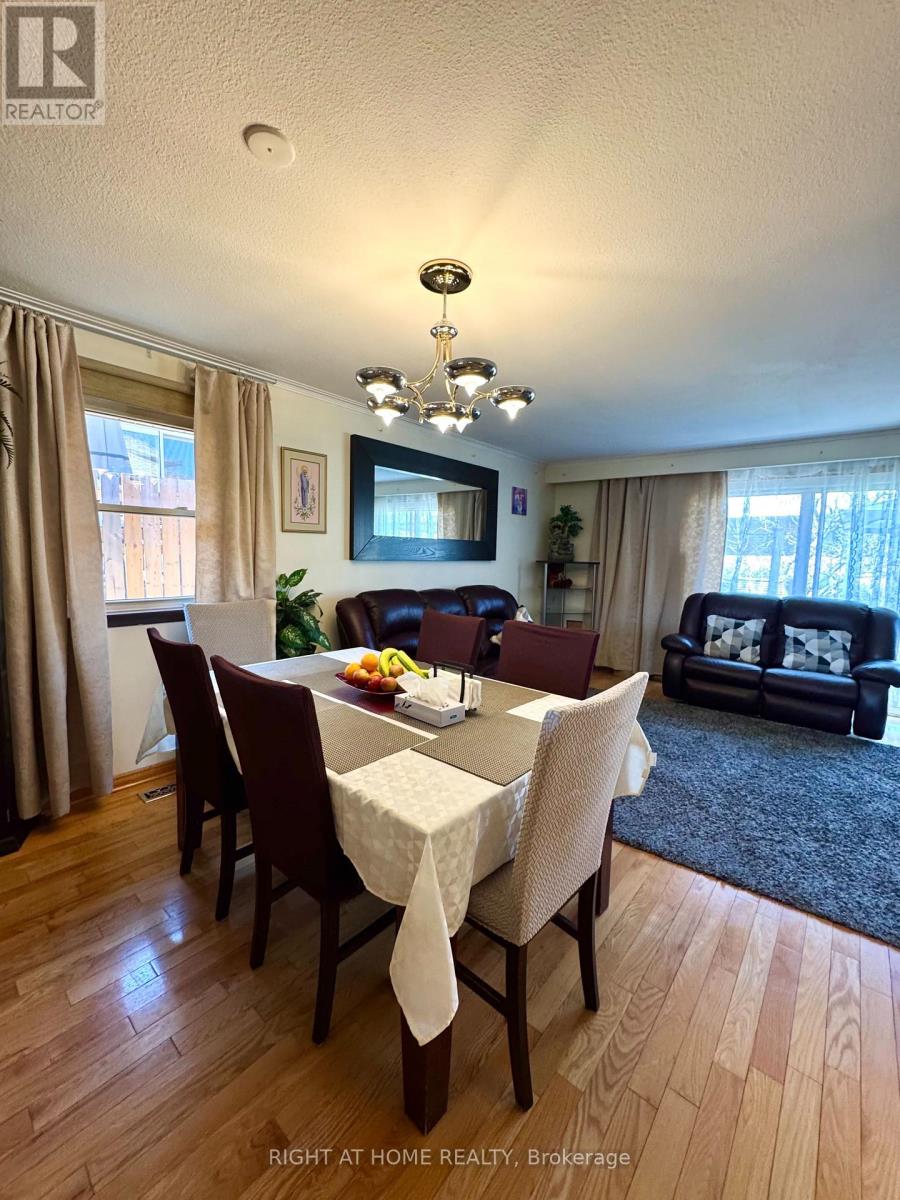 258 LA ROSE AVENUE - 11