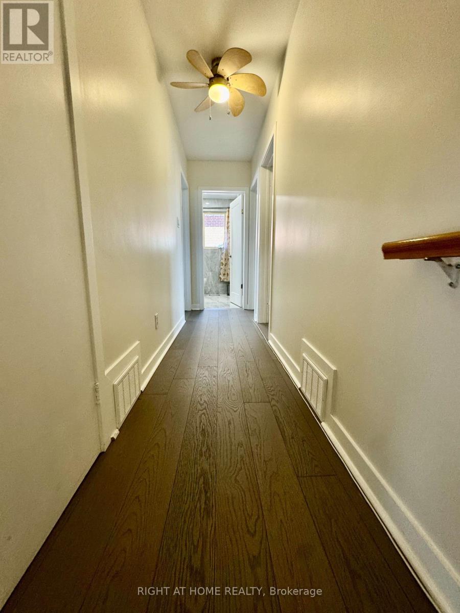 258 LA ROSE AVENUE - 13