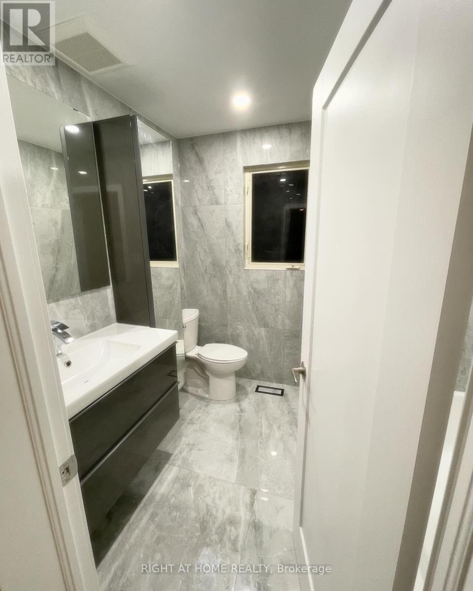258 LA ROSE AVENUE - 23