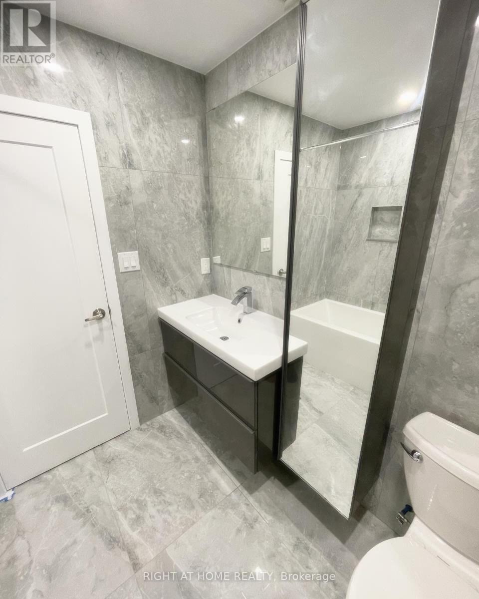 258 LA ROSE AVENUE - 25