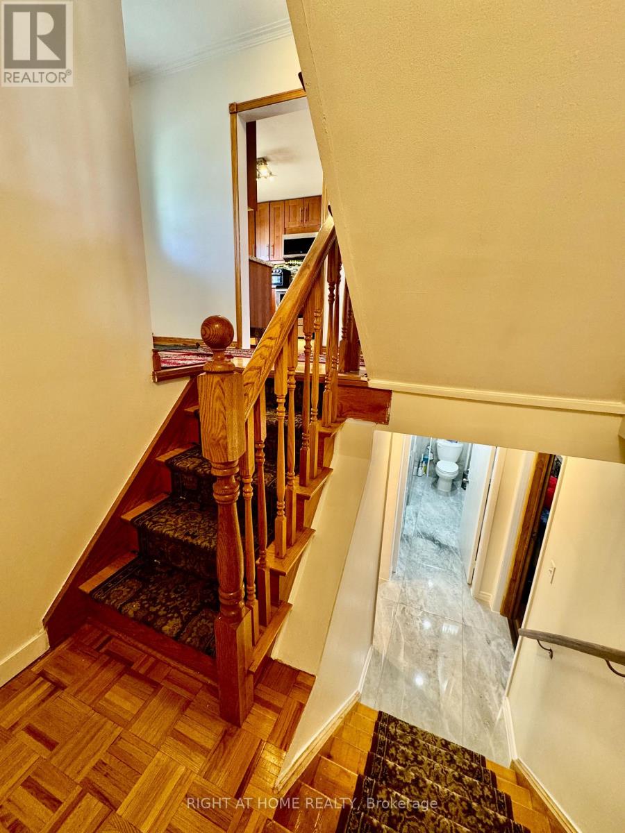 258 LA ROSE AVENUE - 26