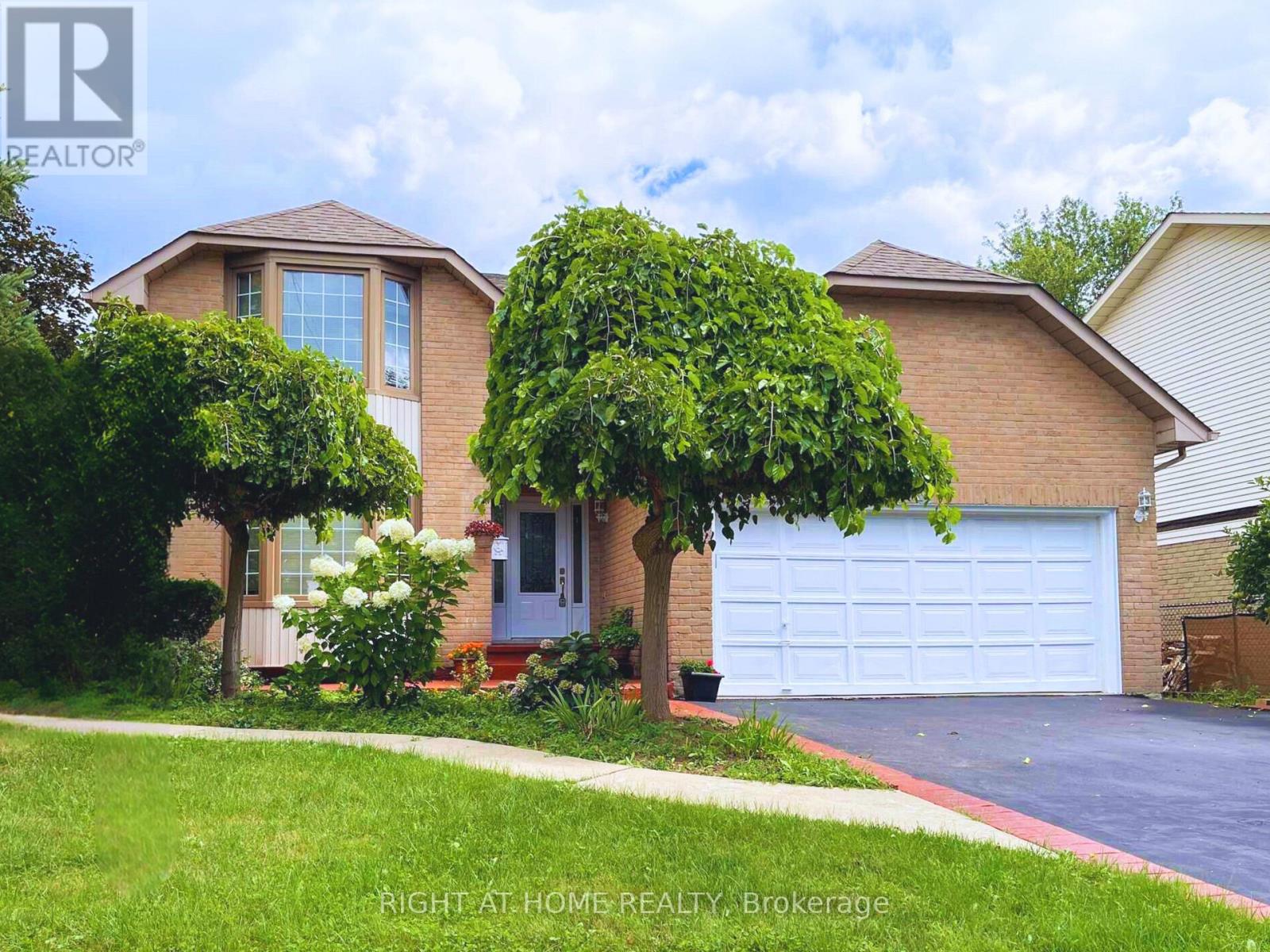 309 AMBERLY BOULEVARD