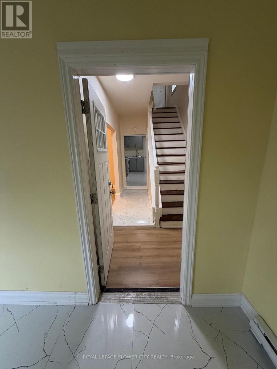 36 ST GEORGES AVENUE E - 2