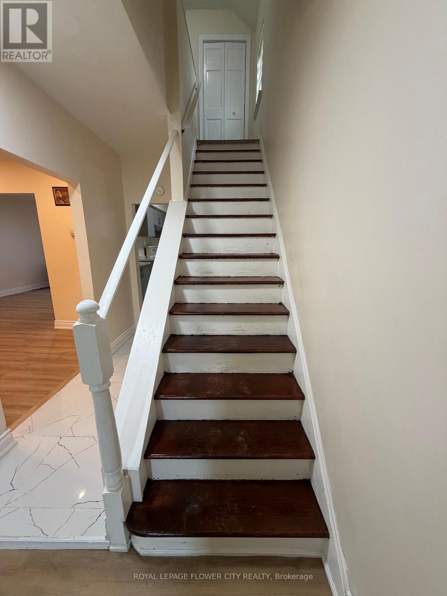 36 ST GEORGES AVENUE E - Image 8