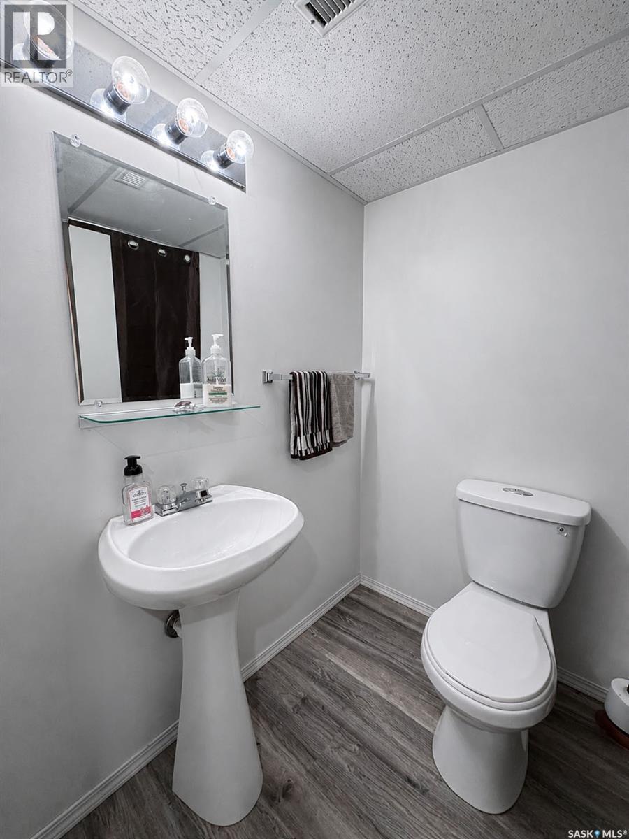 619 Marine DRIVE - Image 24