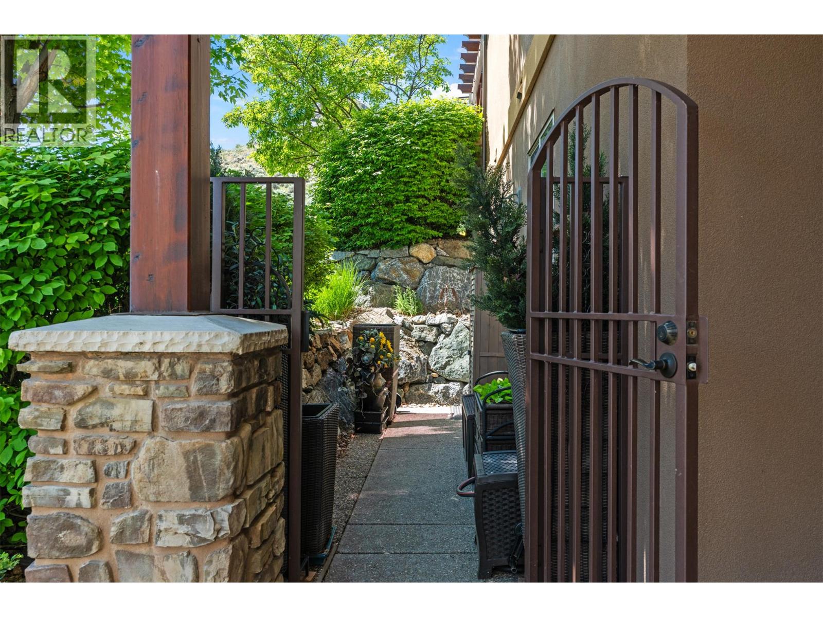 325 Cordon Place - 7