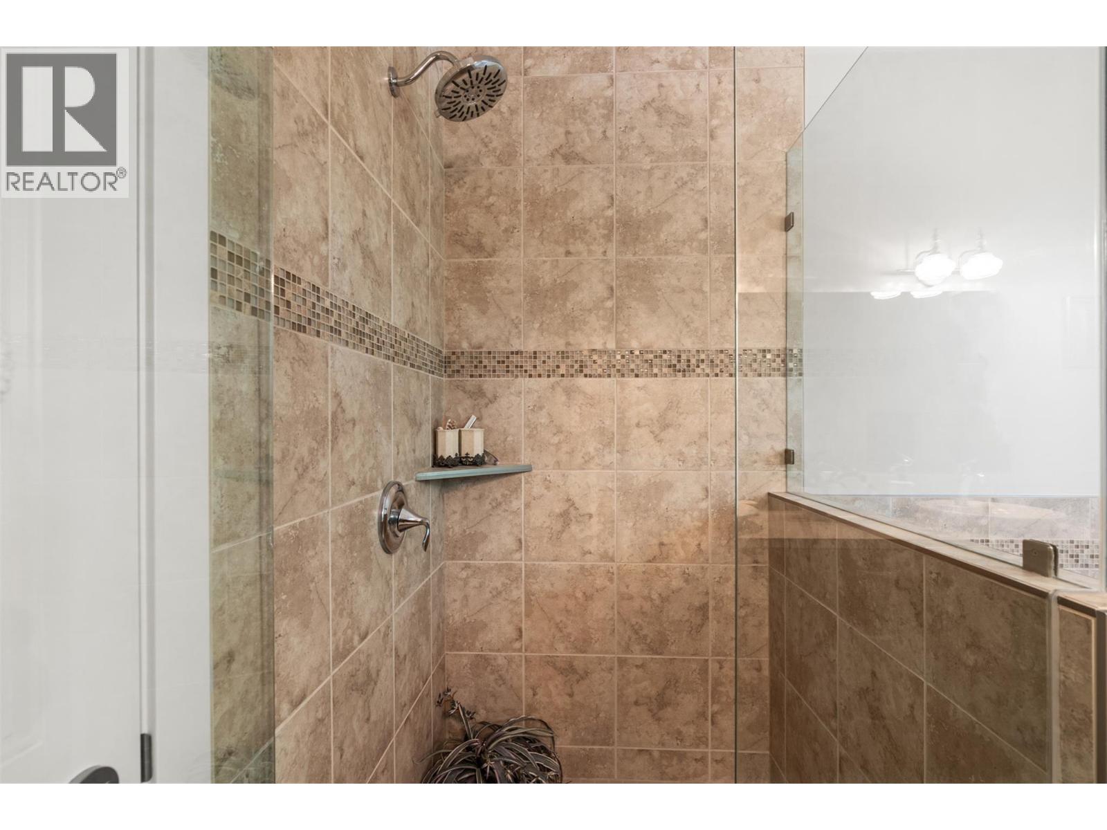 325 Cordon Place, Vernon