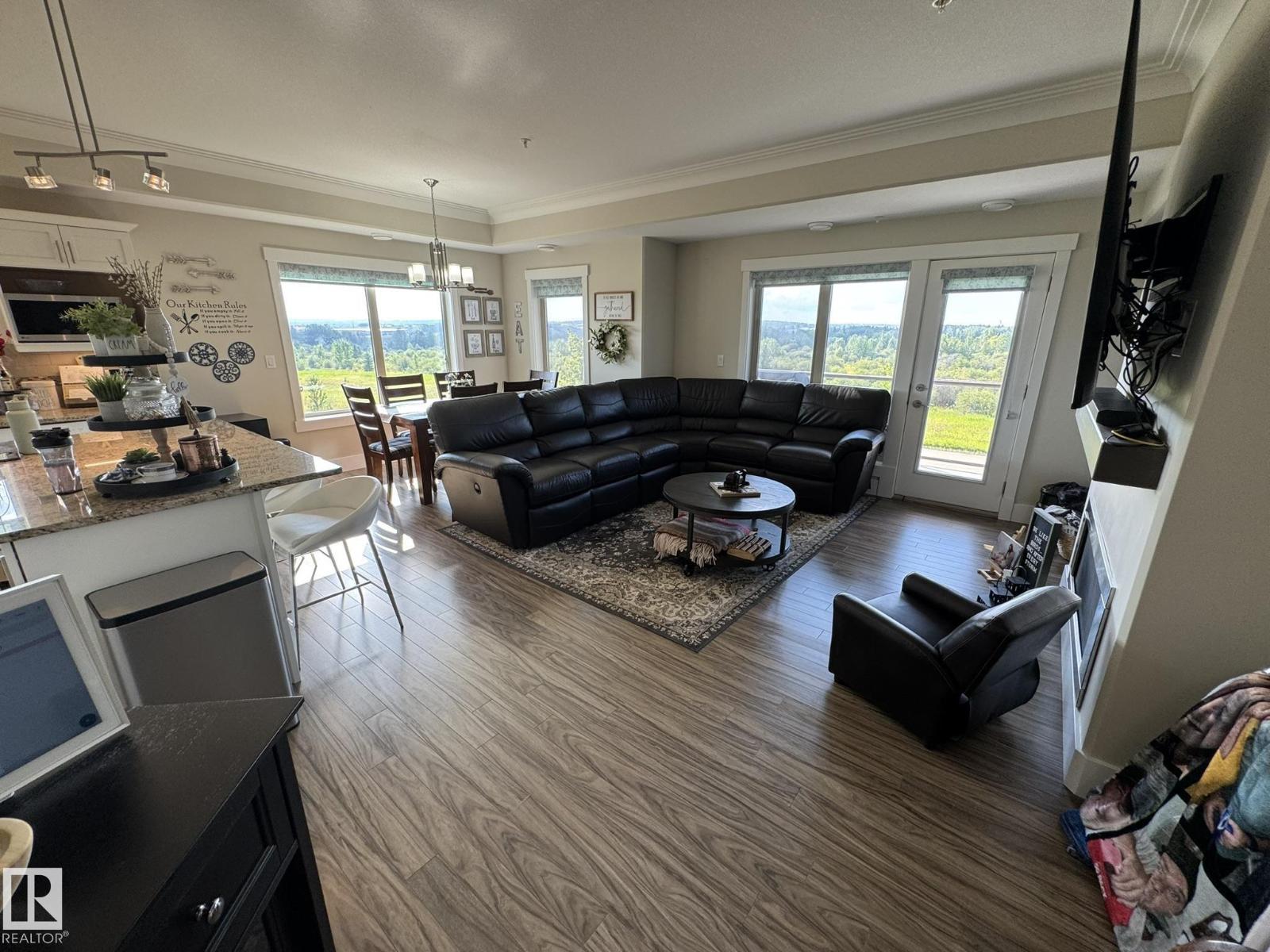 #201 5201 Brougham Drive - 11