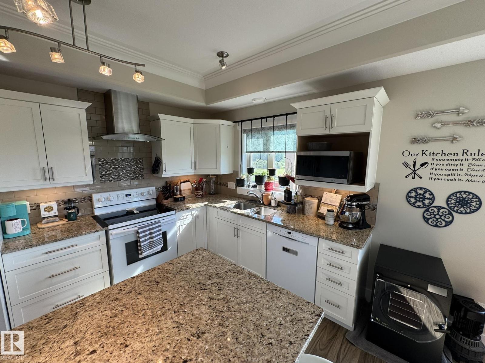 #201 5201 Brougham Drive - 19