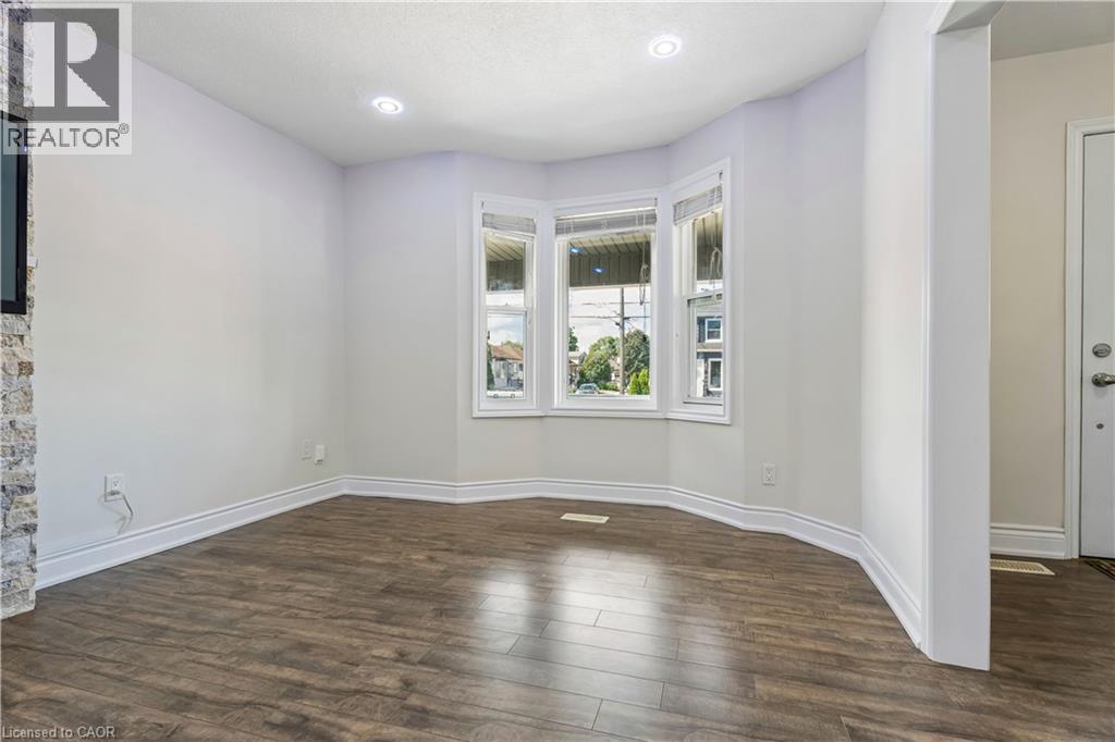 180 CAMPBELL Avenue - 11