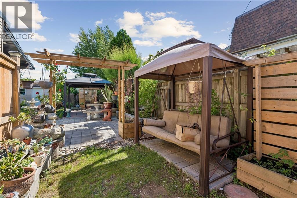 180 CAMPBELL Avenue - 44