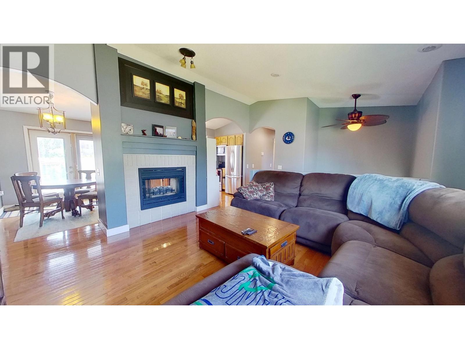 8931 115 AVENUE - 6