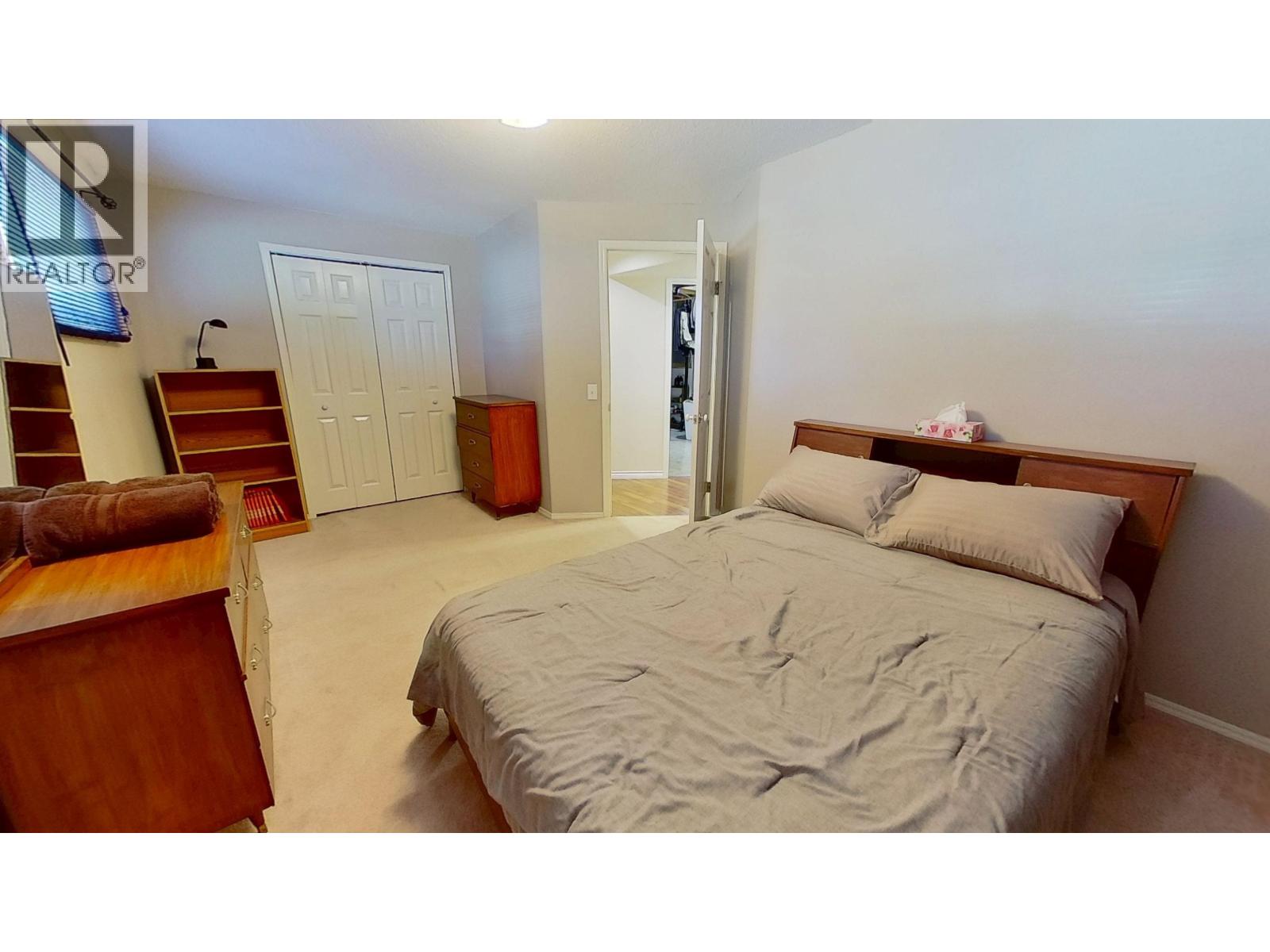8931 115 AVENUE - 23