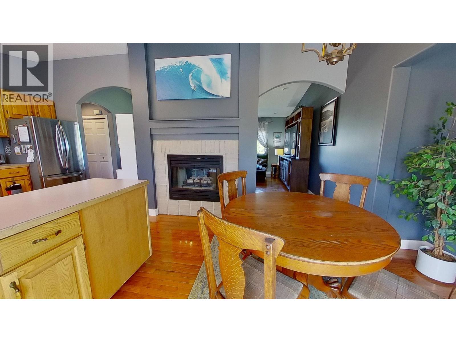 8931 115 AVENUE - 12