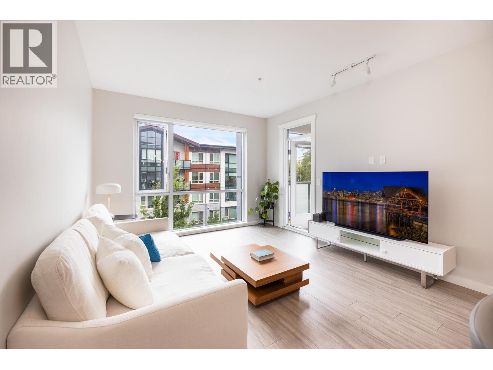 302 2651 LIBRARY LANE, North Vancouver