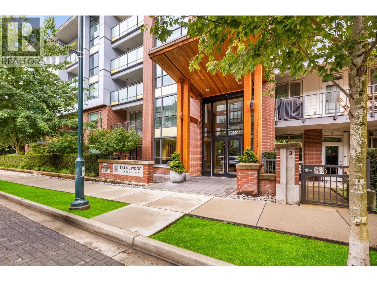 302 2651 LIBRARY LANE, North Vancouver