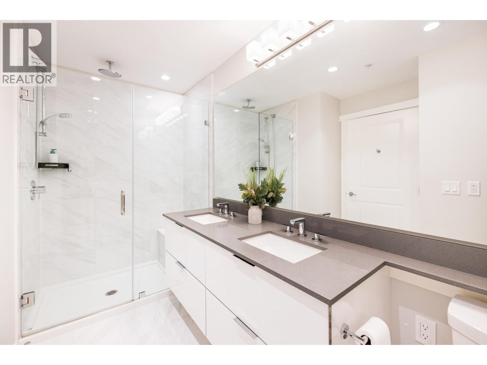 302 2651 LIBRARY LANE, North Vancouver