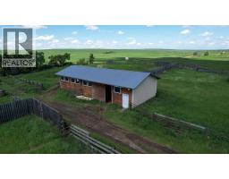 Primary Bedroom - 171076 9 Highway, Rural Starland County, AB T0J0T0 Photo 7