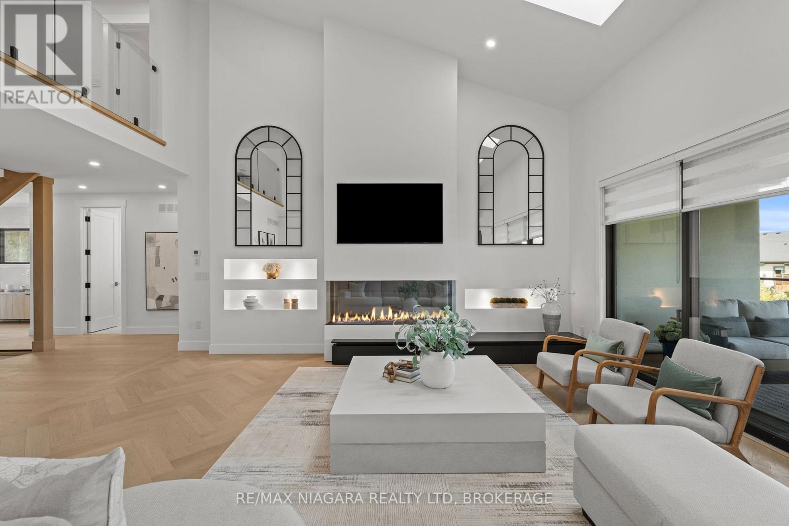 55 SWAN AVENUE - Image 13