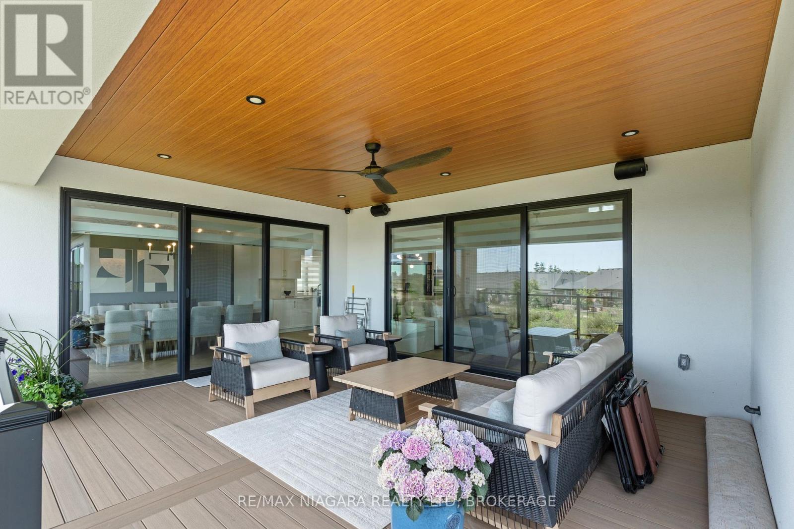 55 SWAN AVENUE - Image 14