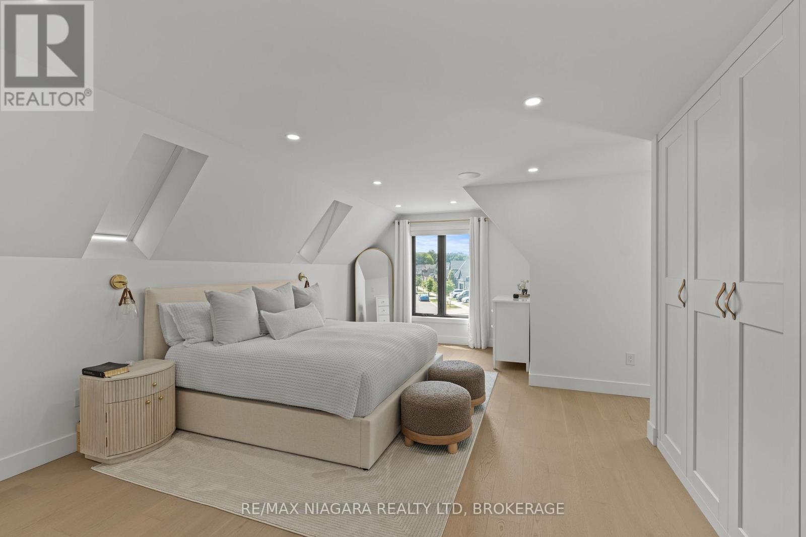 55 SWAN AVENUE - Image 19