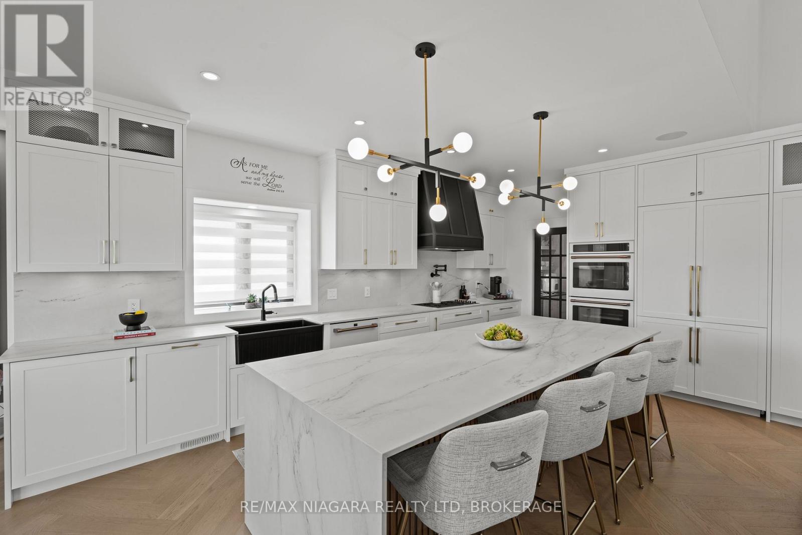 55 SWAN AVENUE - Image 32