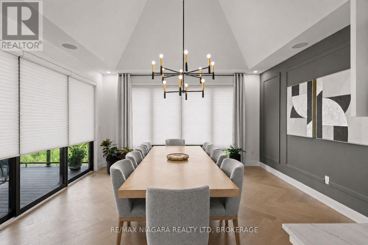55 SWAN AVENUE - Image 33