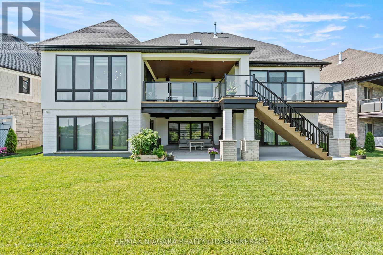 55 SWAN AVENUE - Image 4