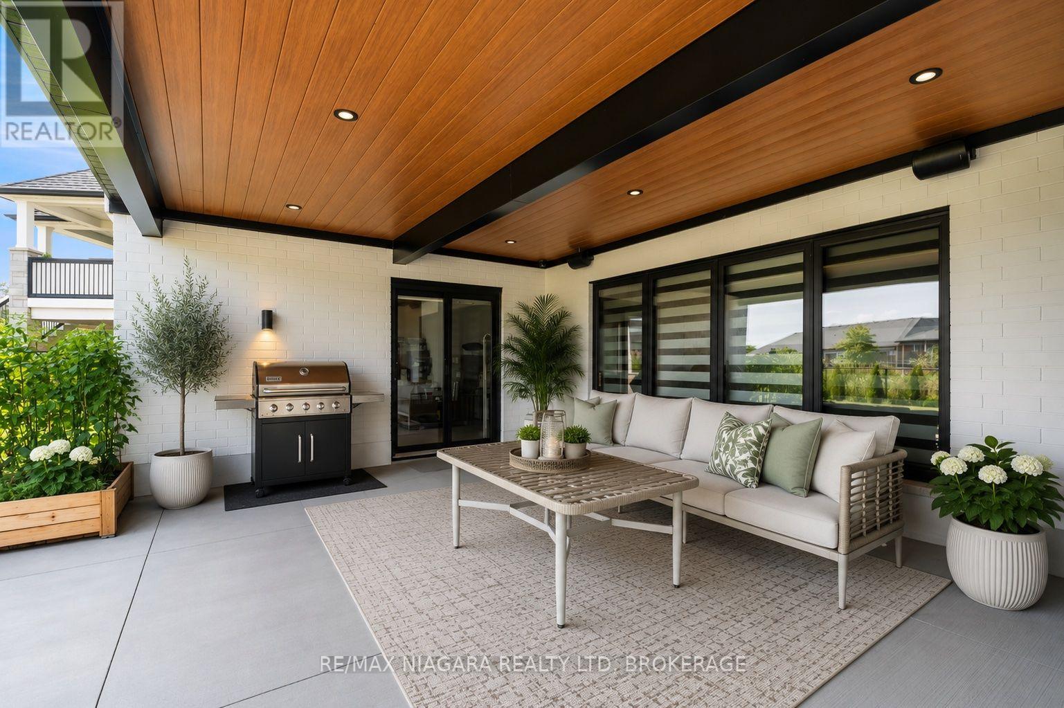 55 SWAN AVENUE - Image 41