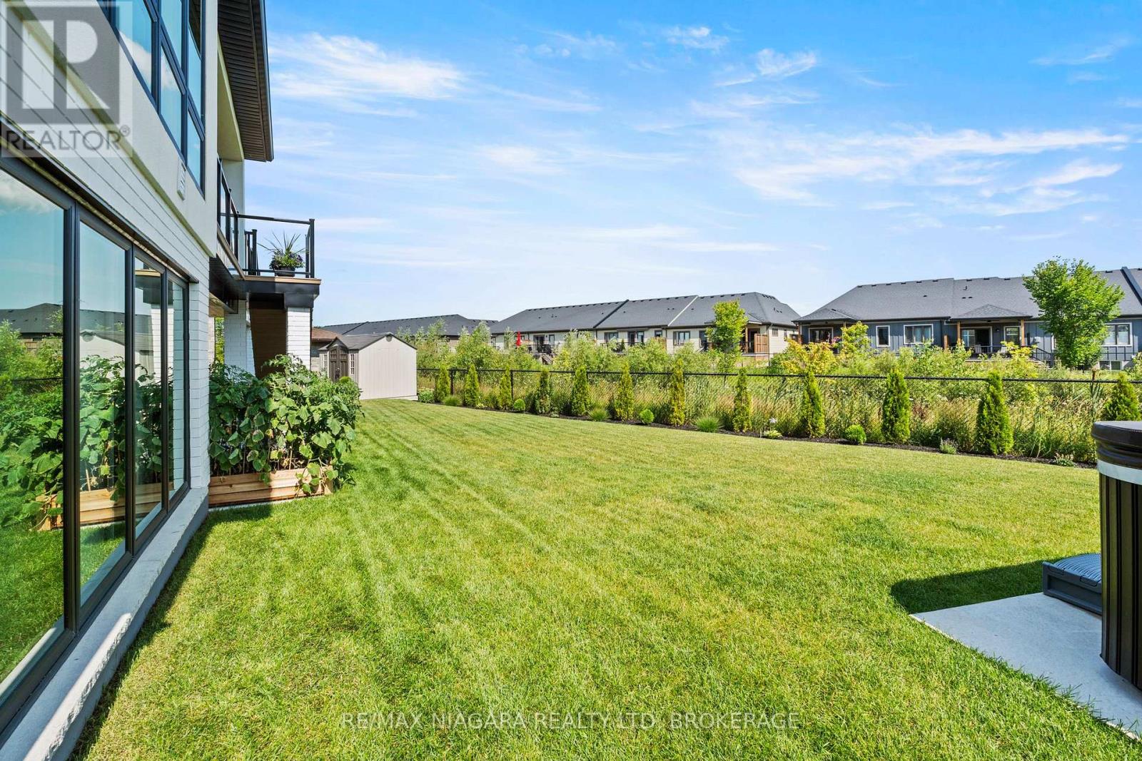 55 SWAN AVENUE - Image 42